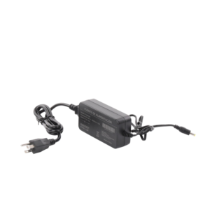 Fuente de poder con Cables de Extensión para Mayor Alcance 12 Vcc / 5 Amperes / Profesional / 0.5 metros a la toma de alimentación / 0.5 metros a la conexión del dispositivo